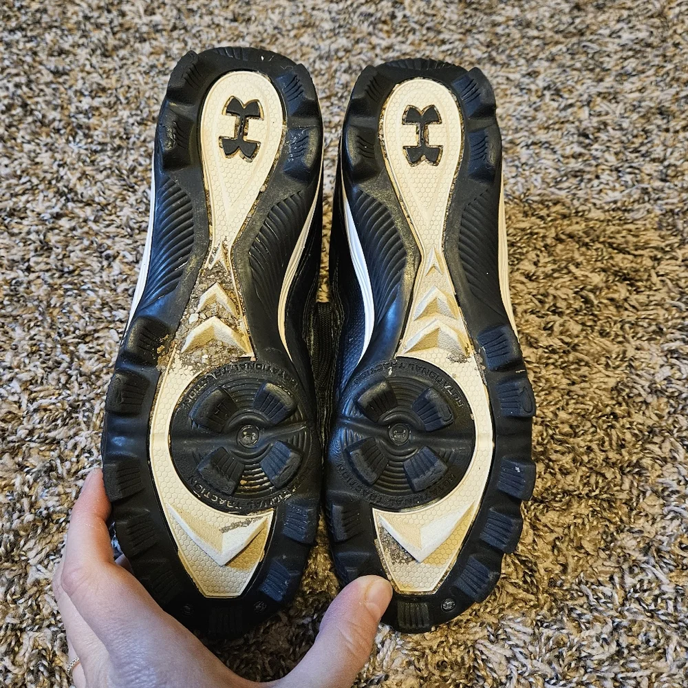 Baseball Cleats - Picture 6 of 6